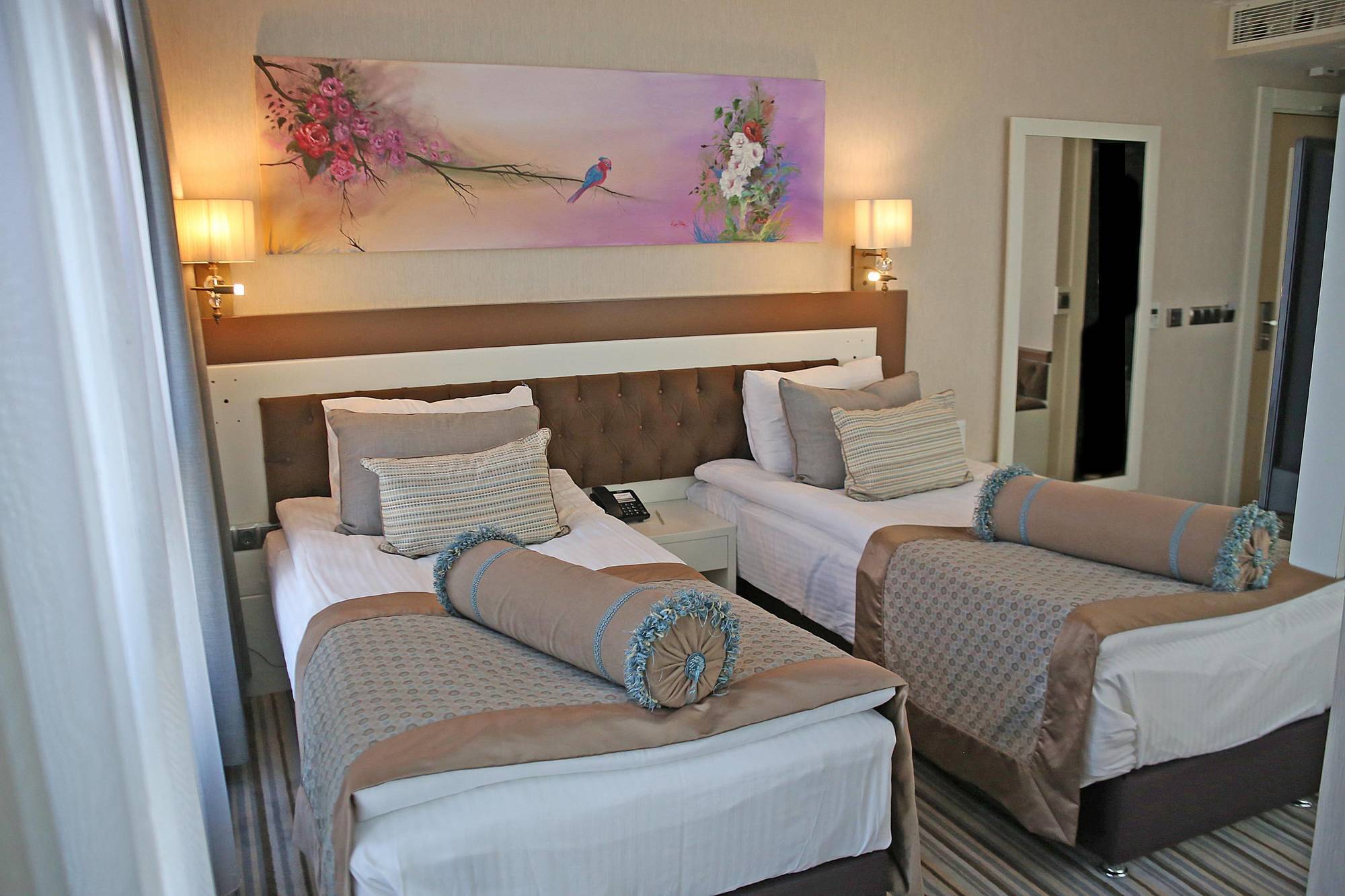 Seven Deep Otel